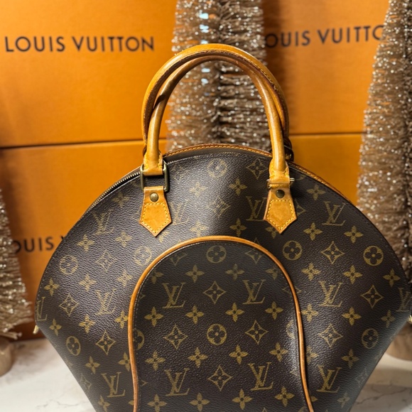 Louis Vuitton Monogram Ellipse MM Tote - Picture 9 of 10